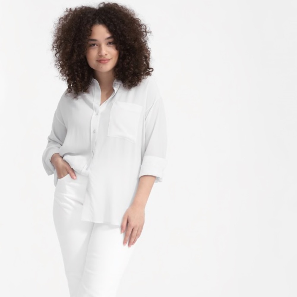 Everlane Clean Silk Oversized Shirt in Grey-White